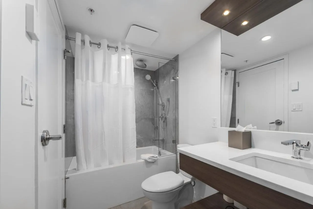 Hotel West Coast Suites At Ubc Vancouver